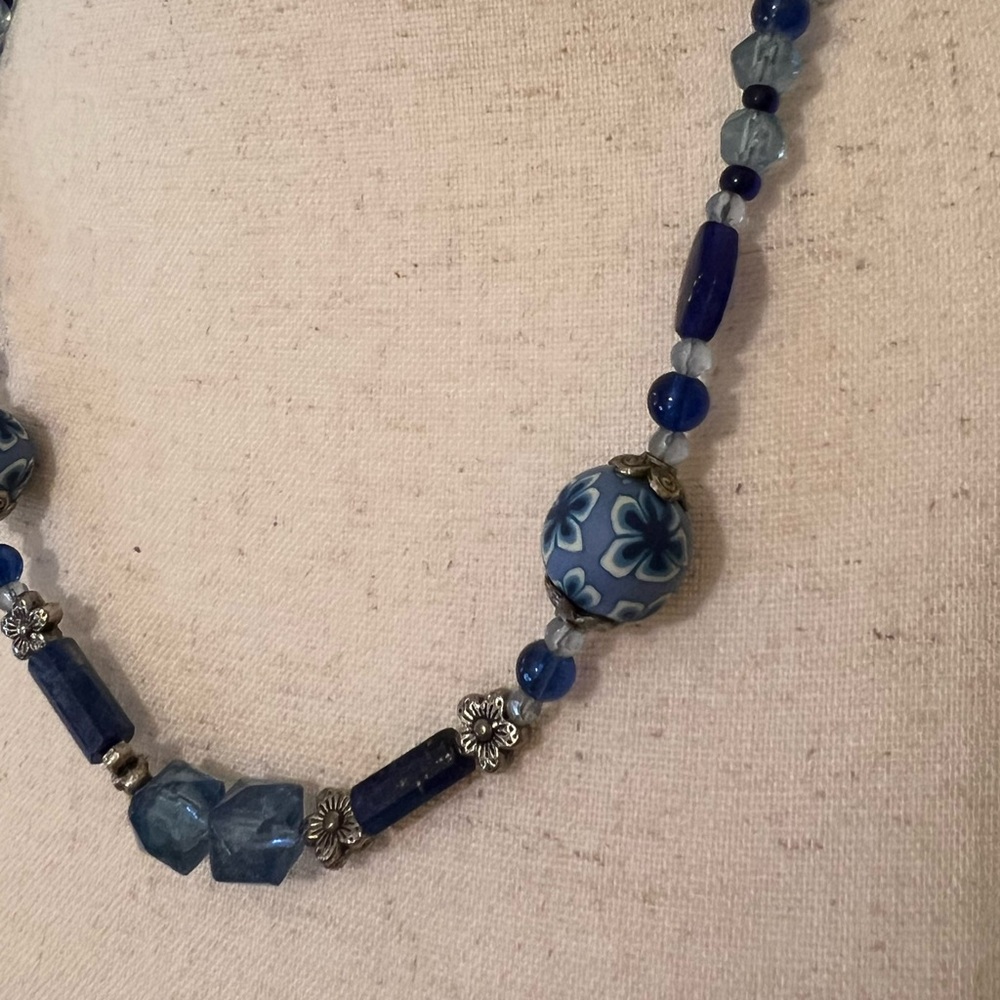 Blue Floral Bead Necklace with Lapis Lazuli and Glass Beads - Picture 3 of 7